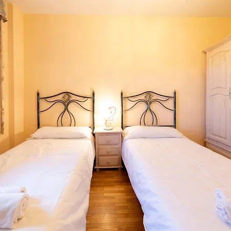 Historic Village Escape In Apartamento