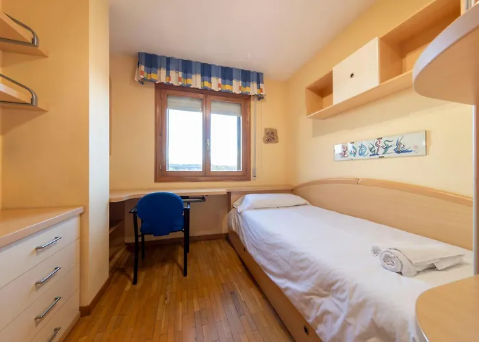 Historic Village Escape In 아파트 *