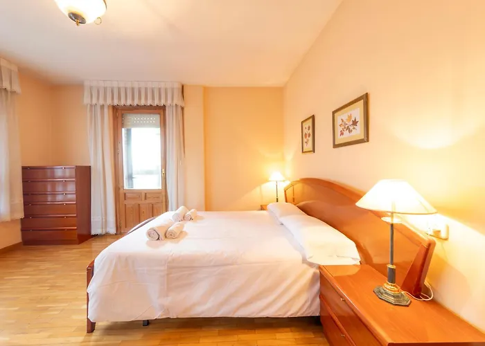 Historic Village Escape In 아파트 *