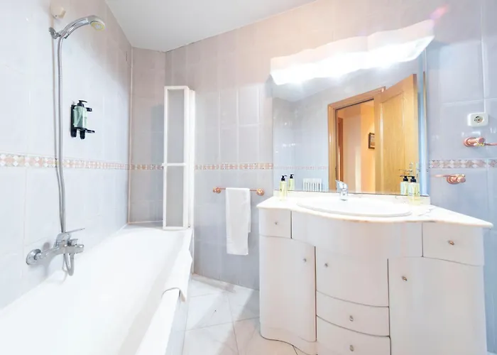 Historic Village Escape In 아파트 엘부르고데오스마