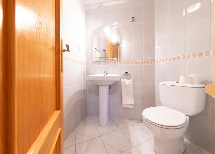 Historic Village Escape In 아파트 엘부르고데오스마