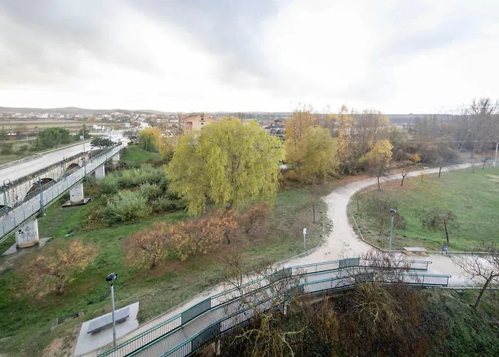 Historic Village Escape In 아파트 *