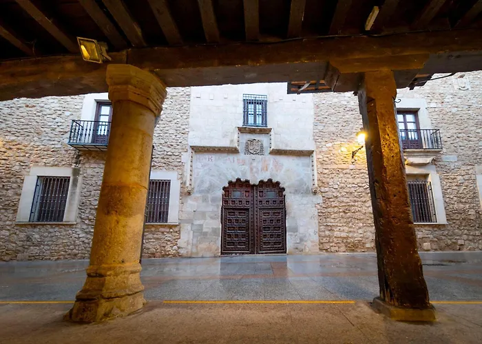 Historic Village Escape In 아파트